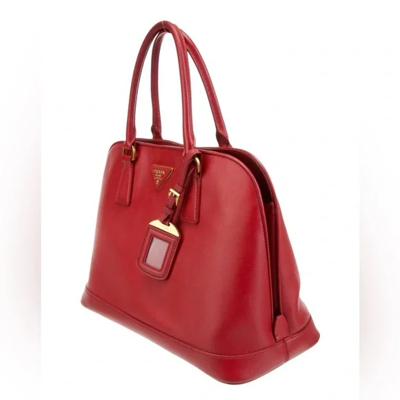PRADA 😍
Medium Saffiano Lux Open Promenade Tote - Picture 2 of 7